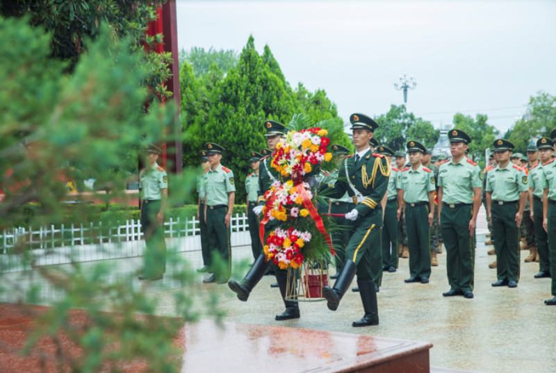 1758245690559833.png 1758177974853373.png