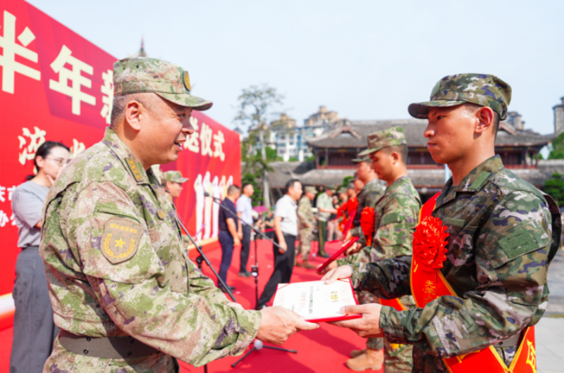 1758251975776466.png 1758093010230167.png