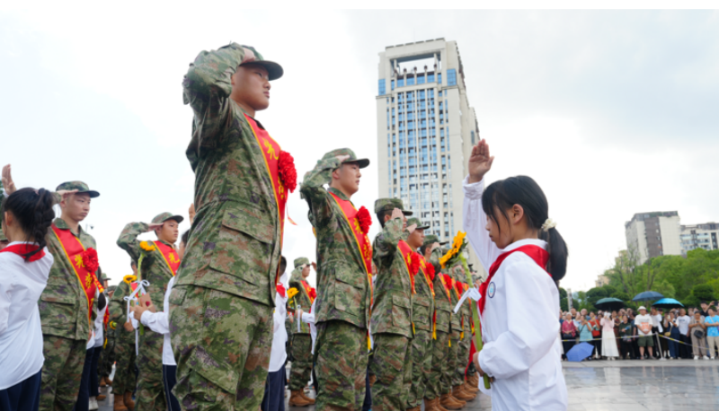 1758252310783080.png 1758093821569296.png