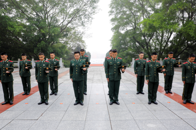 1765614690762876.png 1765597259798437.png