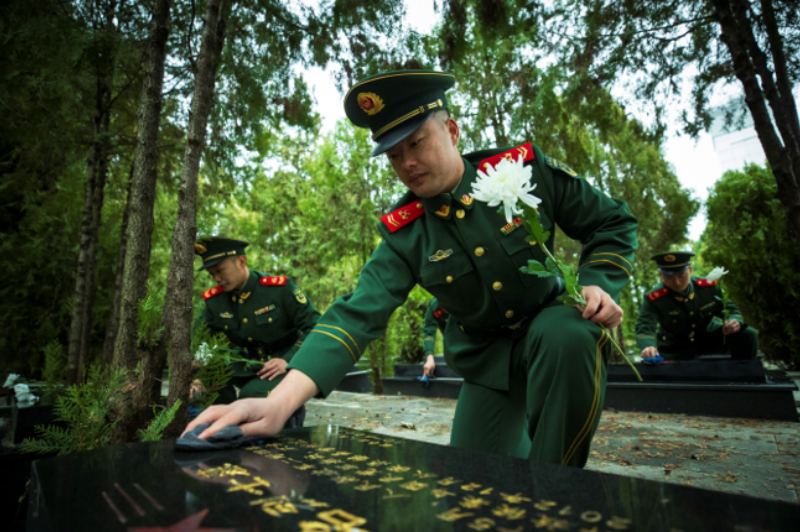 1765615162714634.png 1765599505393230.png